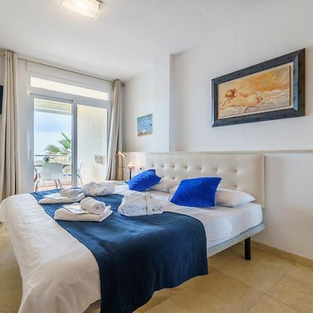 Fantastic Views , On The Beach Best Location In Торемолинос Екстериор снимка