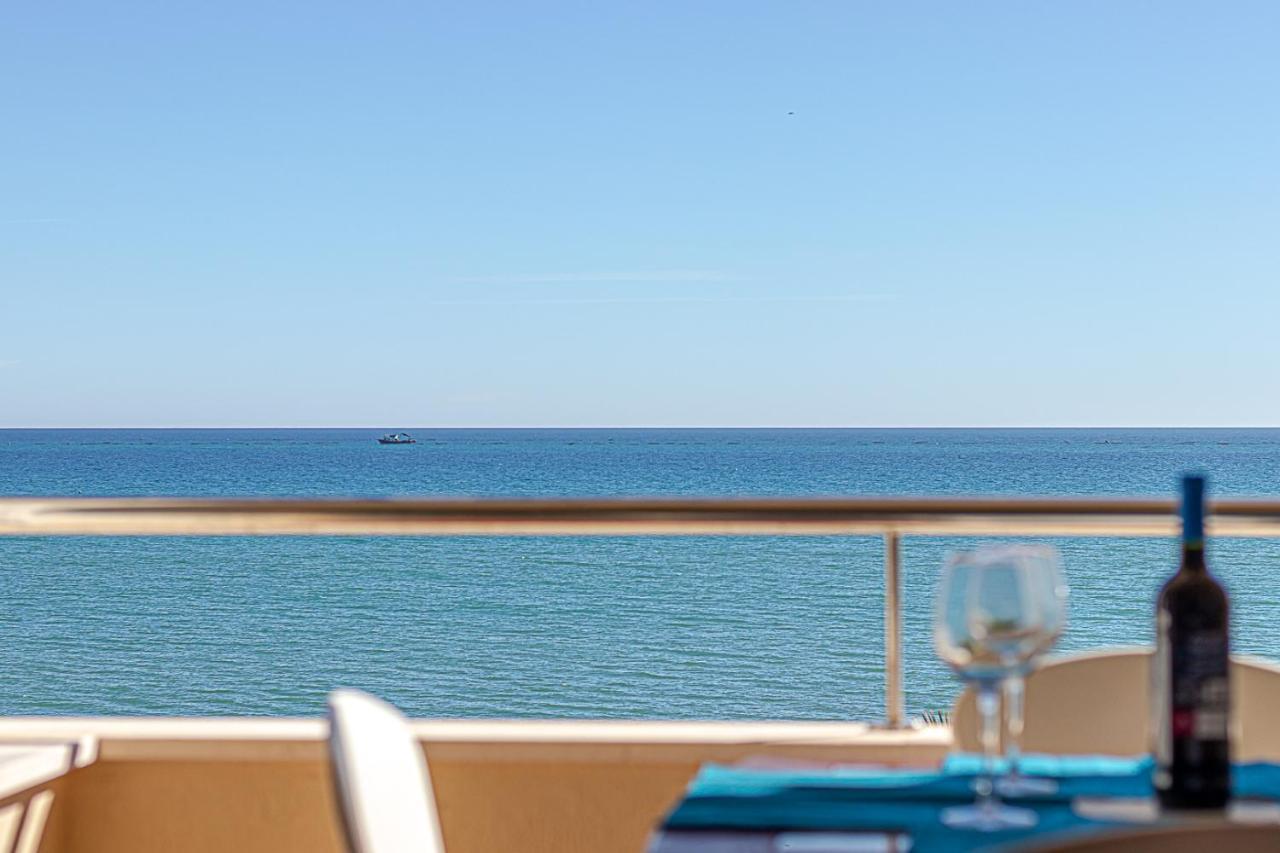 Fantastic Views , On The Beach Best Location In Торемолинос Екстериор снимка